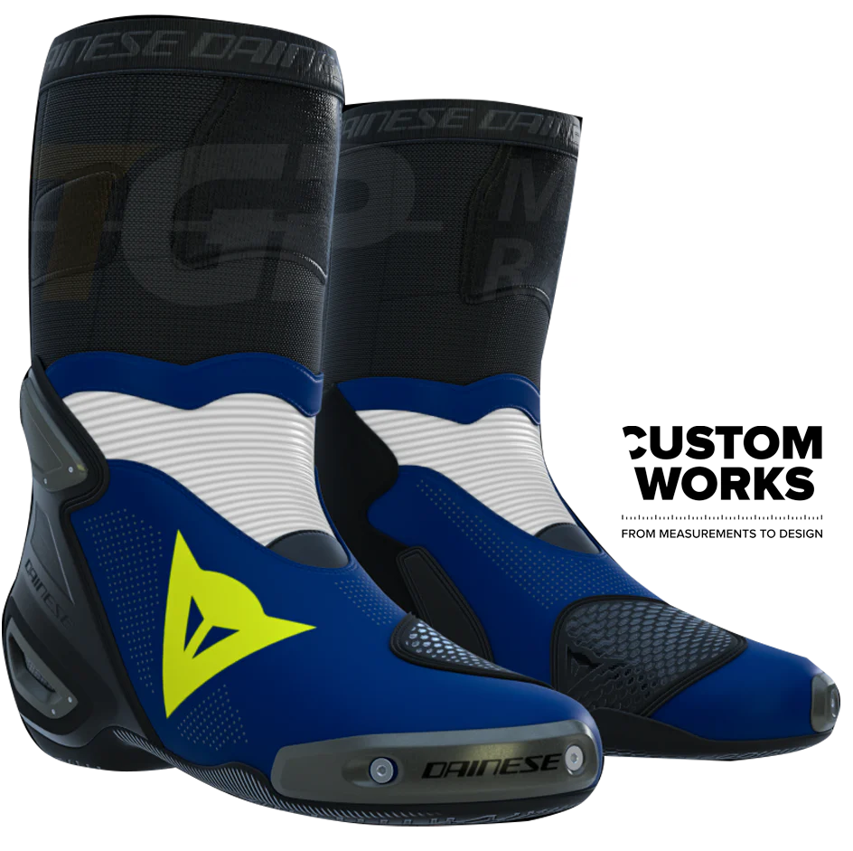 Dainese Axial 2 Air Racing und Straßen Motorradstiefel | Herren | Yamaha Blau / Weiß / Fluo Gelb | Custom Works