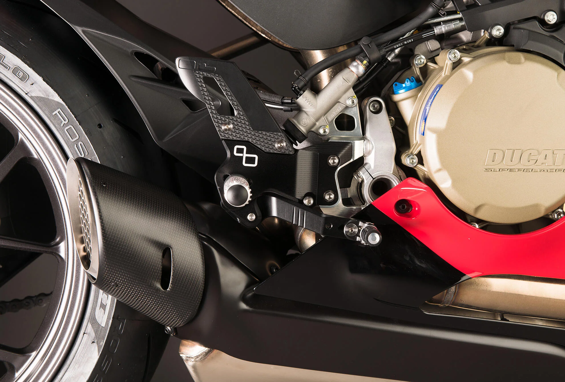 Fußrastenanlage Track-Use LighTech Umkehrschaltung Ducati Panigale 899 (13-16) FTRDU014 - Image 2