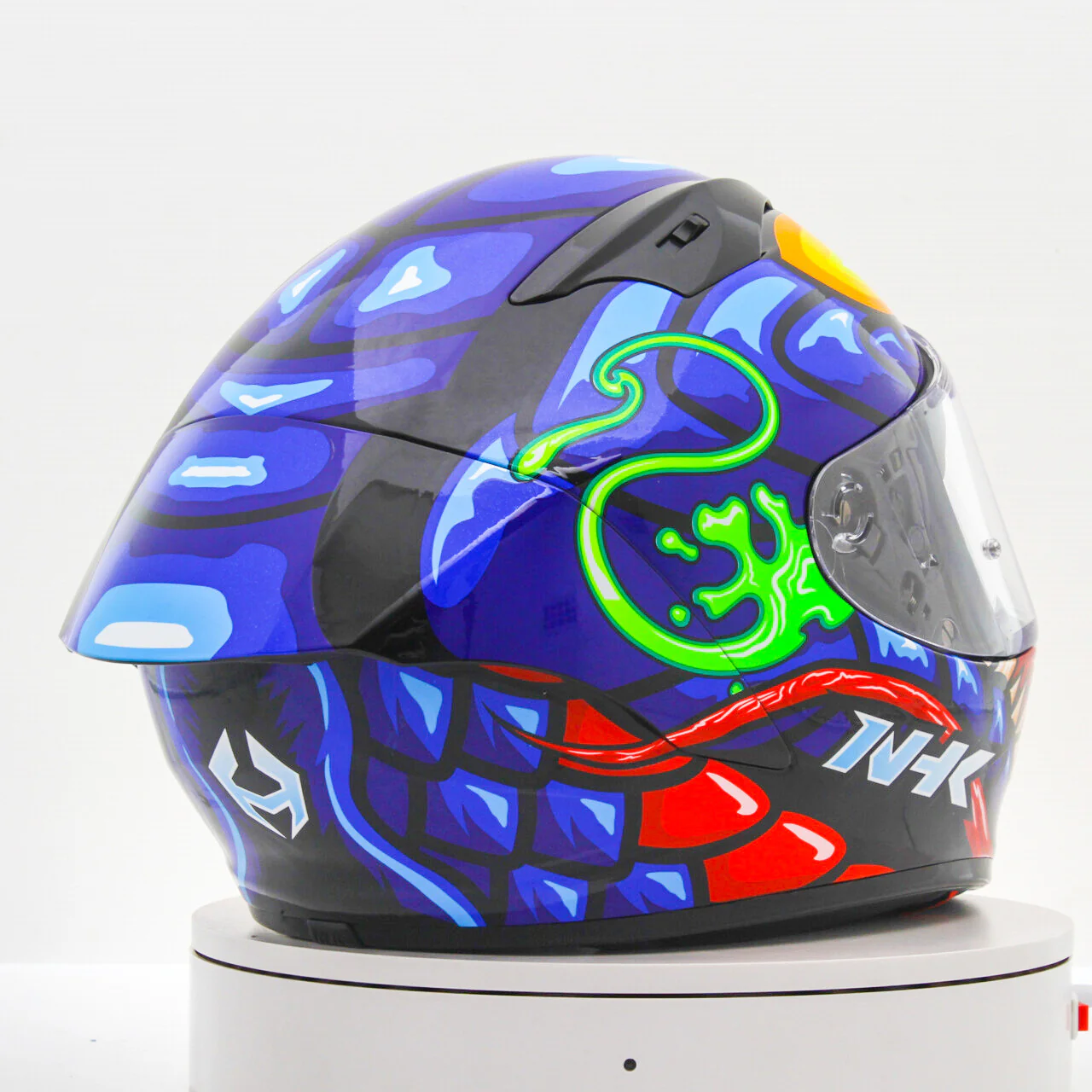 NHK GP-R Tech Race Helm Reptile Black/Blue - Image 5