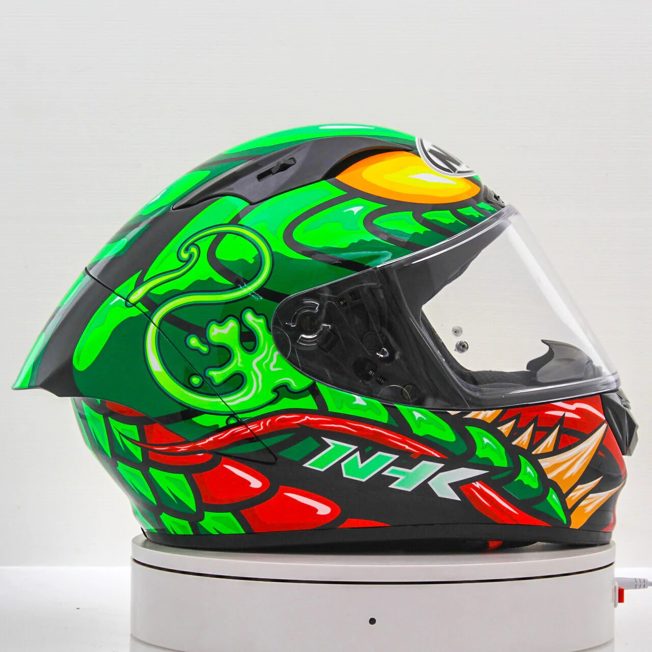 NHK GP-R Tech Race Helm Reptile Black/Green - Image 7