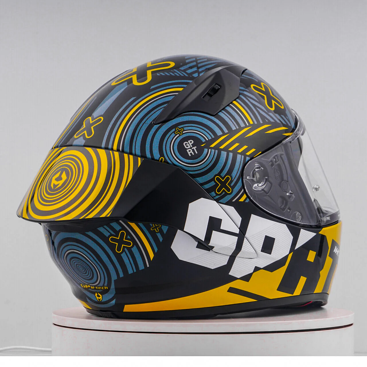NHK GP-R Tech Race Helm Target Black/Gold - Image 8