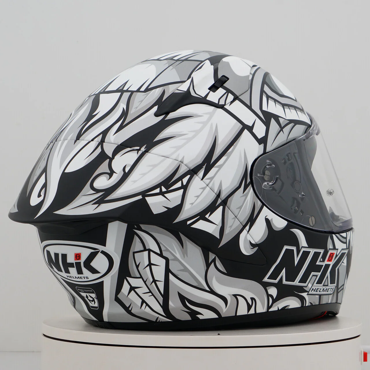 NHK GP-R Tech Race Helm The Mask Black/Silver - Image 8