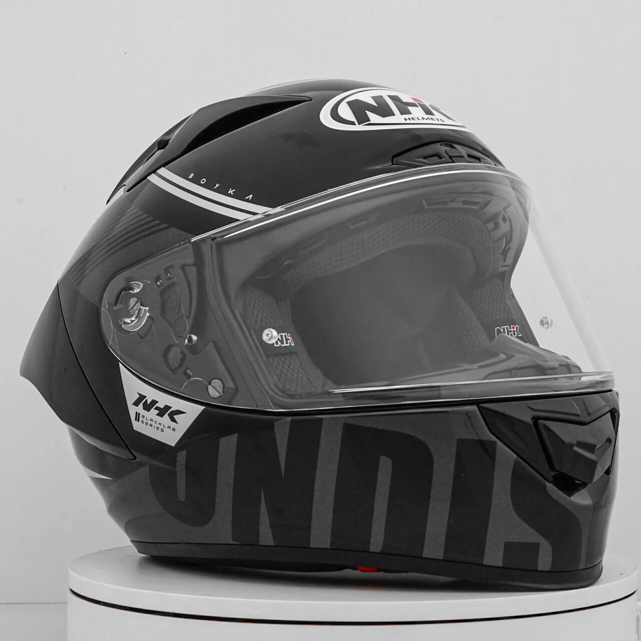 NHK GP-R Tech Race Helm Undisputed Black/Silver - Image 6