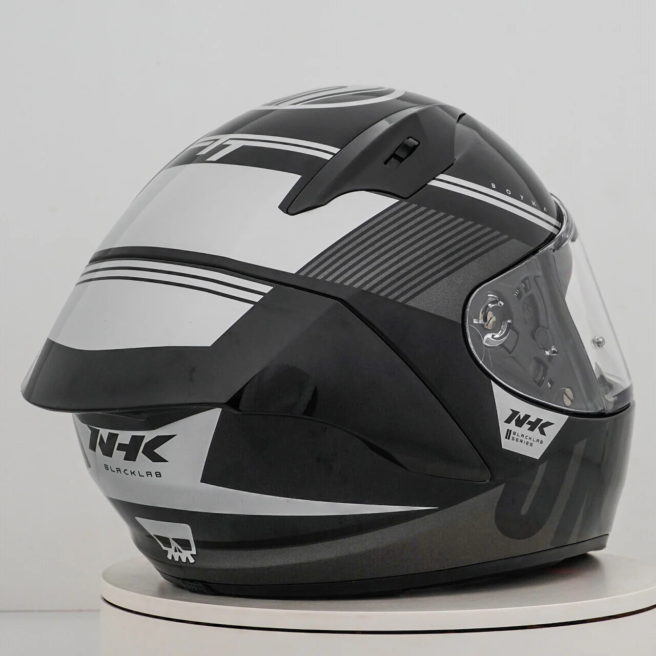 NHK GP-R Tech Race Helm Undisputed Black/Silver - Image 8