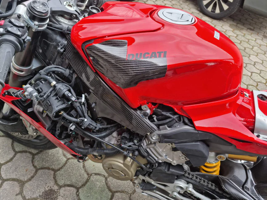 Tankschutz Protektoren 200g AP Carbon Line Ducati Panigale V4/S (25-26) - Image 2